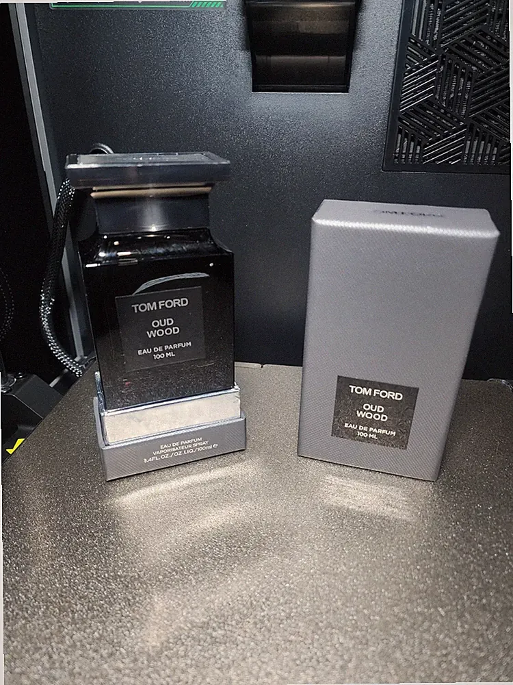 Tom Ford Oud Wood Eau de Parfum Spray 100 ml / 3.4 fl oz Authentic Brand New